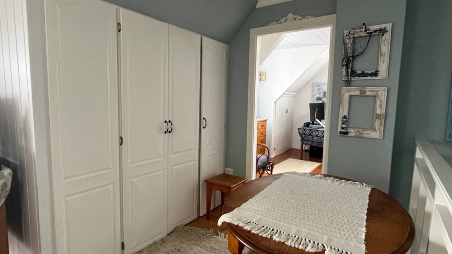 4 Bedroom Property for Sale in Hartenbos Heuwels Western Cape